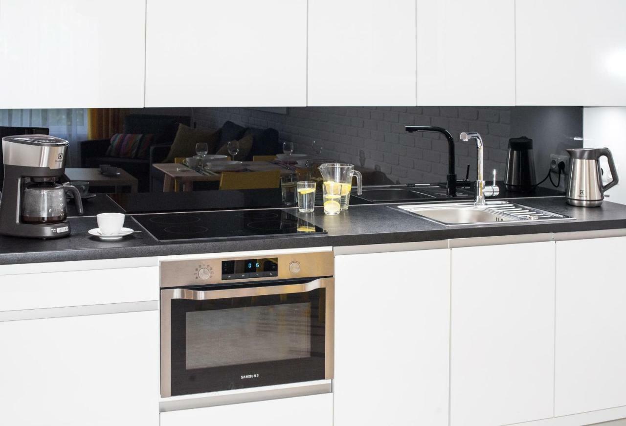 Lato Apartament Solna 11C Z Garazem 科沃布热格 外观 照片