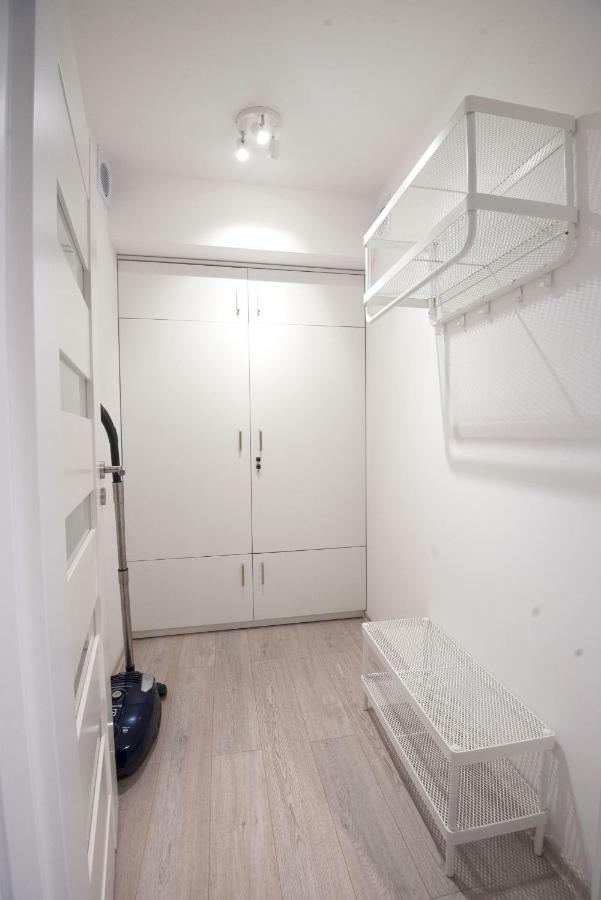 Lato Apartament Solna 11C Z Garazem 科沃布热格 外观 照片